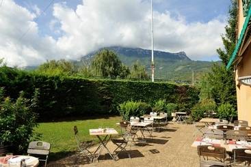 هتل Campanile Grenoble Sud Seyssins
