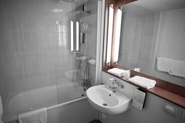 هتل Campanile Vichy   Bellerive