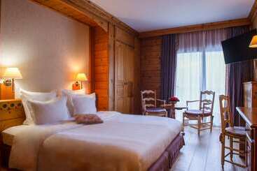 호텔 Chalethôtel La Marmotte, La Tapiaz & Spa, The Originals Relais