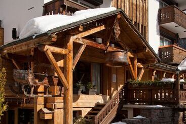 호텔 Chalethôtel La Marmotte, La Tapiaz & Spa, The Originals Relais