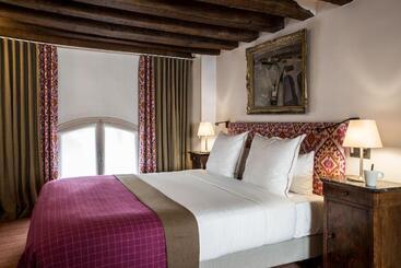 هتل Hôtel Des Saints Pères Esprit De France