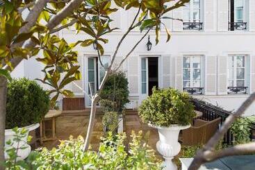 هتل Hôtel Duc De St Simon