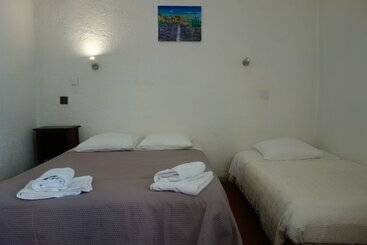 בית מלון כפרי Du Cours