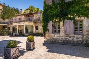 ホテル Hôtel La Magnaneraie