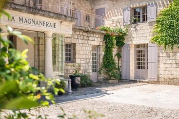 ホテル Hôtel La Magnaneraie
