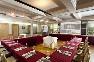 ホテル Hôtel La Magnaneraie