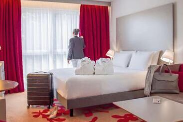 فندق Hôtel Mercure Tours Nord