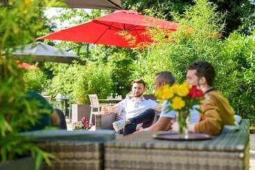 Отель Ibis Abbeville