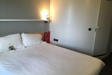 Отель Ibis Abbeville