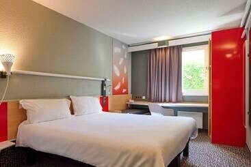 هتل Ibis Abbeville