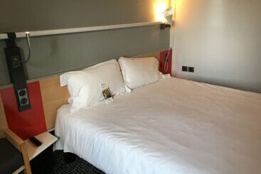 Отель Ibis Abbeville