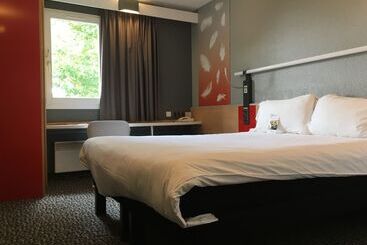 Отель Ibis Abbeville