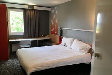 Отель Ibis Abbeville