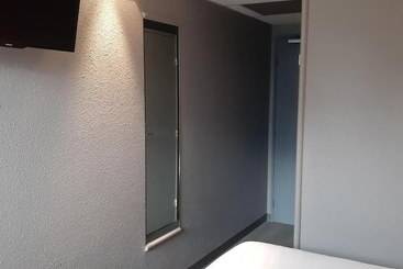 בית מלון כפרי Ibis Arles