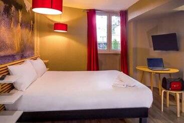 בית מלון כפרי Ibis Arles