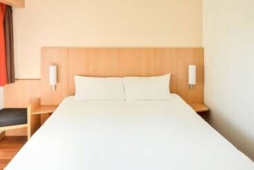 هتل Ibis Avignon Centre Gare