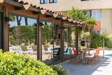 هتل Ibis Avignon Sud