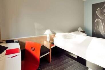 هتل Ibis Dieppe Le Val Druel