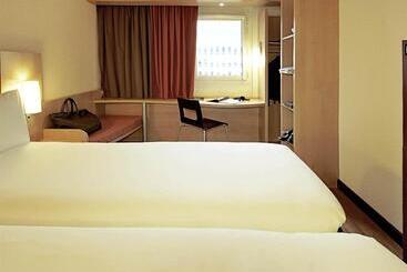هتل Ibis Nîmes Ouest   A9