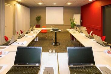 هتل Ibis Nîmes Ouest   A9