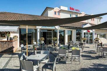 هتل Ibis Pau Lescar