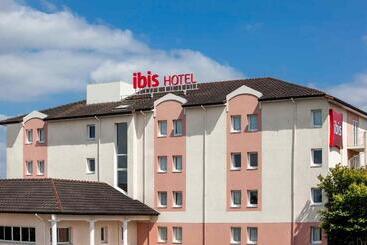 هتل Ibis Pau Lescar