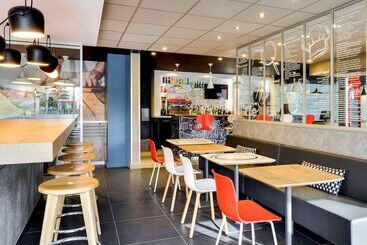 Ibis Roanne Le Coteau Hotel Restaurant