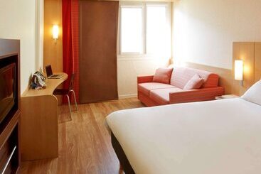 Ibis Roanne Le Coteau Hotel Restaurant