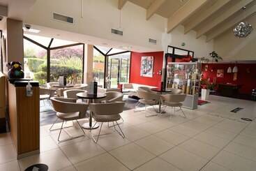 هتل Ibis Saintes