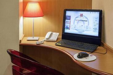 هتل Ibis Tours Sud