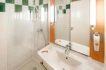 هتل Ibis Vannes