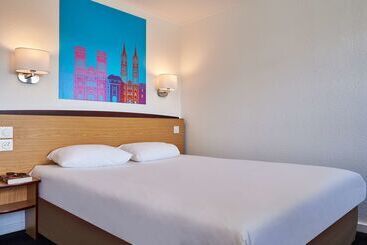 هتل Kyriad Direct Soissons