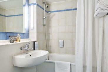 هتل Kyriad Direct Soissons