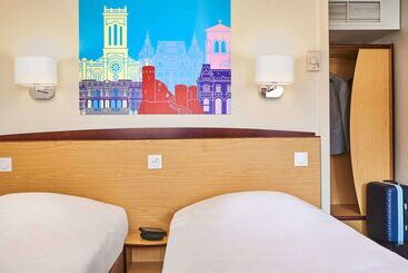 هتل Kyriad Direct Soissons