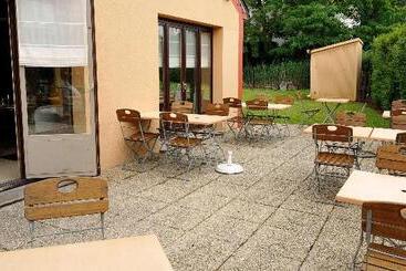 هتل Kyriad Direct Soissons