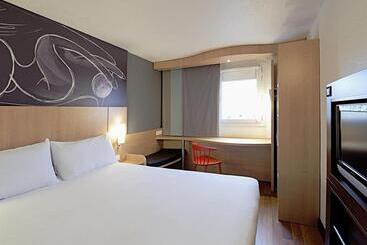 هتل Kyriad Direct Soissons