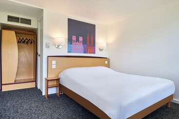 هتل Kyriad Tarbes  Bastillac