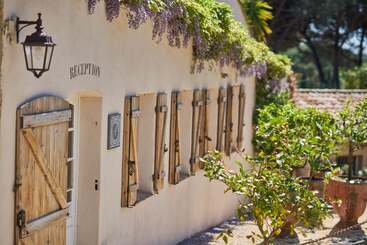 هتل La Ferme D Augustin