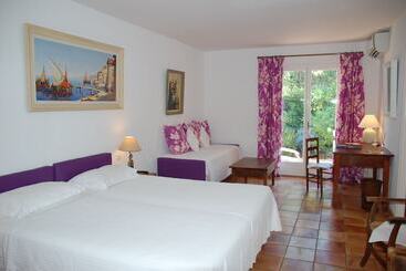 هتل La Ferme D Augustin
