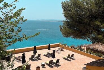 ホテル Hôtel La Pérouse Nice Baie Des Anges   Recently Fully Renovated