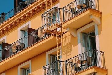 ホテル Hôtel La Pérouse Nice Baie Des Anges   Recently Fully Renovated