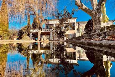 هتل Hôtel La Fuste