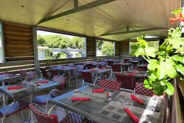 هتل Logis Hôtel Emeraude