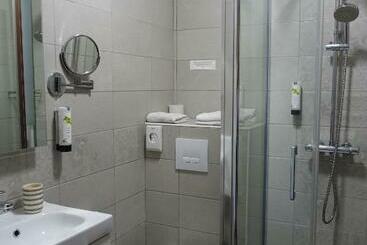 هتل Logis Hôtel Emeraude