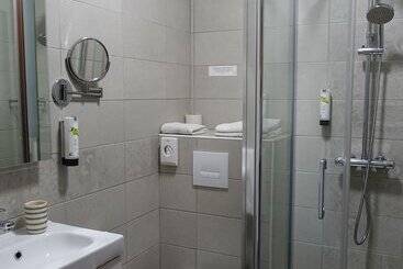 هتل Logis Hôtel Emeraude