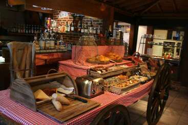 هتل Logis Le Clos Deauville Saint Gatien
