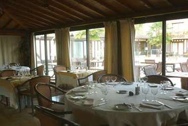 هتل Logis Le Clos Deauville Saint Gatien