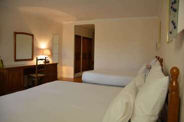 هتل Logis Le Clos Deauville Saint Gatien