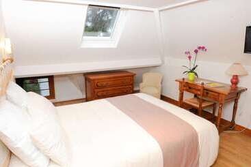 هتل Logis Le Clos Deauville Saint Gatien