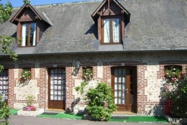 هتل Logis Le Clos Deauville Saint Gatien